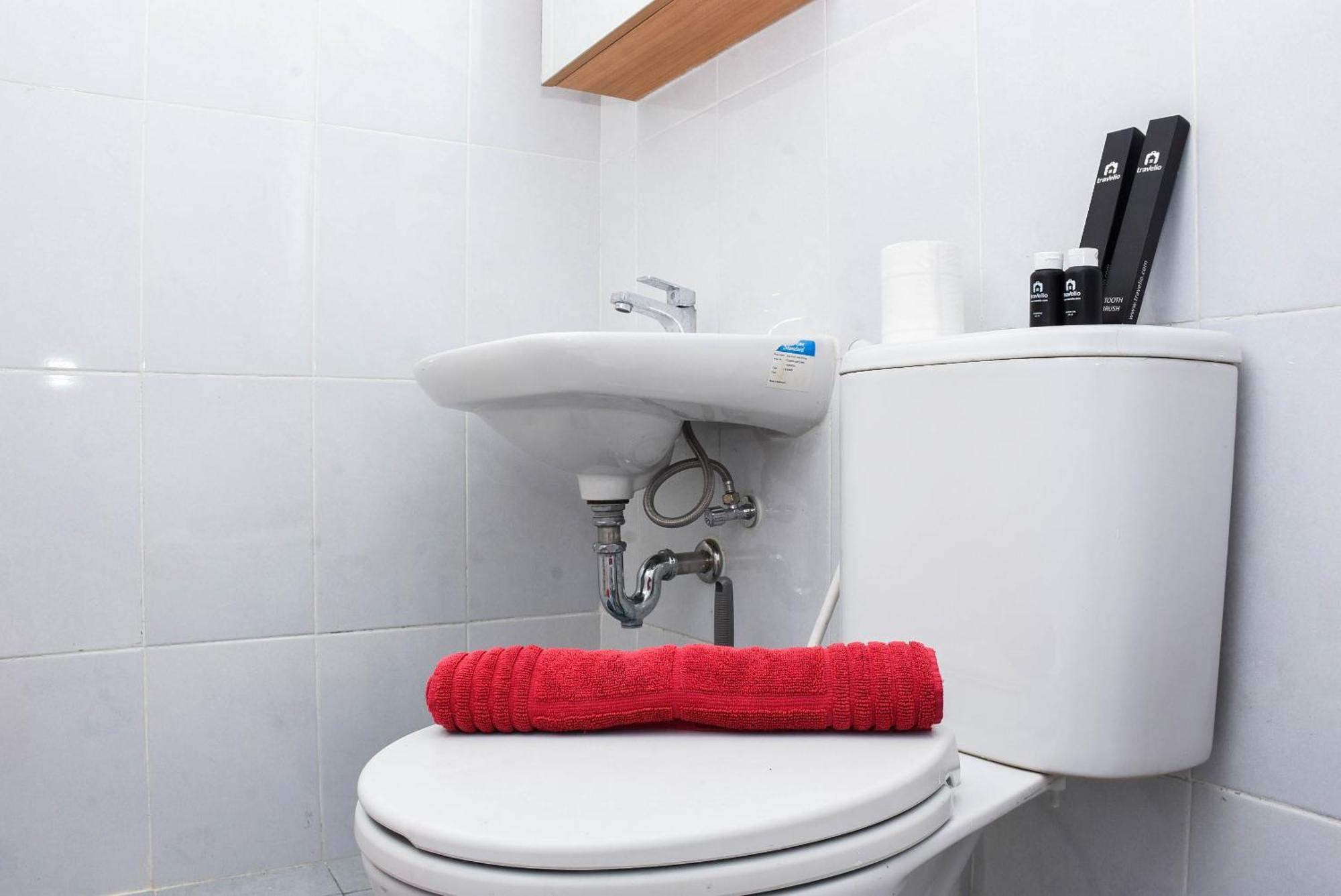 Apartemen Pleasant Patraland Urbano Near Station By Travelio